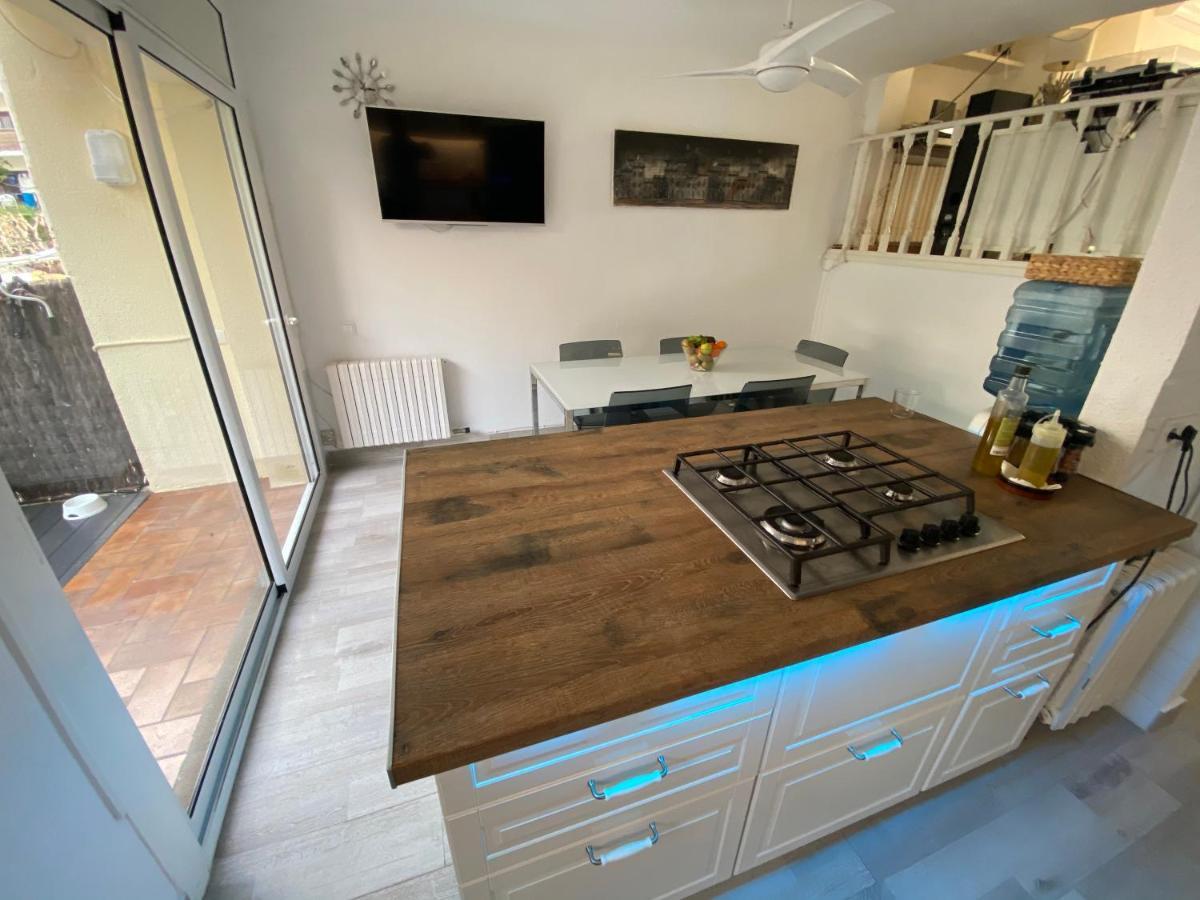 Casa En Masnou Junto A Playa Y Tren Villa Luaran gambar