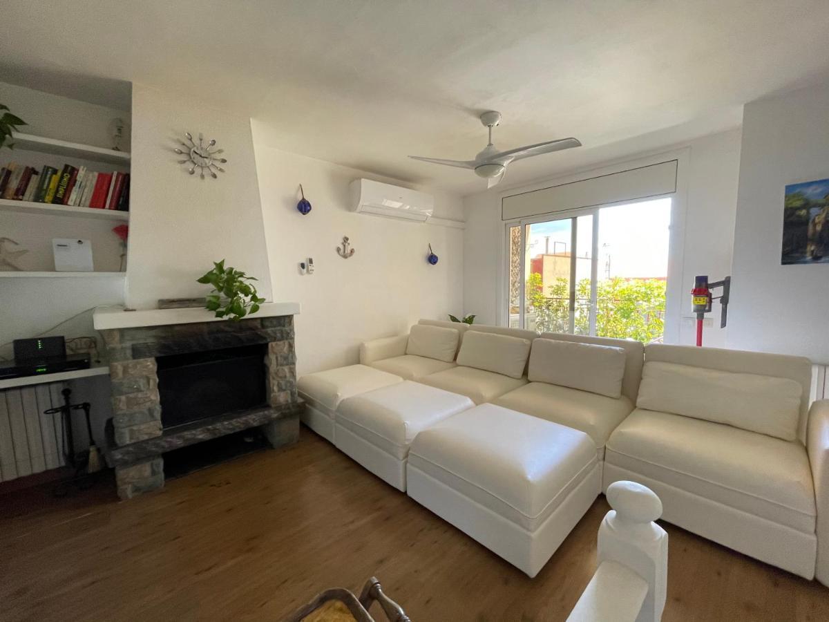 Casa En Masnou Junto A Playa Y Tren Villa Luaran gambar