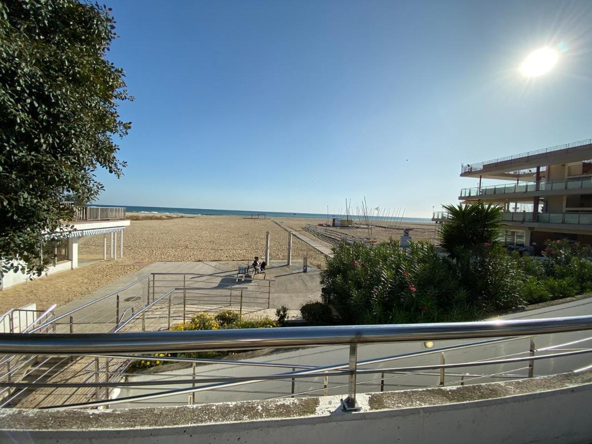 Casa En Masnou Junto A Playa Y Tren Villa Luaran gambar