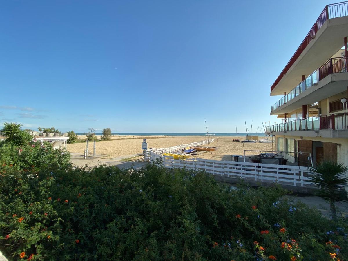 Casa En Masnou Junto A Playa Y Tren Villa Luaran gambar