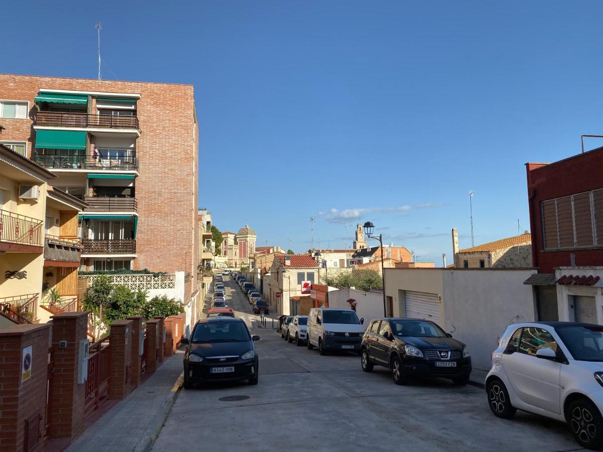 Casa En Masnou Junto A Playa Y Tren Villa Luaran gambar